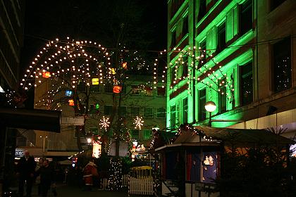 Blick auf die Bühne von der Markthalle