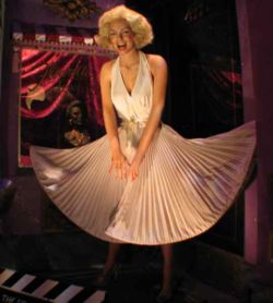 Marilyn als Wachsfigur im Hollywood Wax Museum (wikipedia)