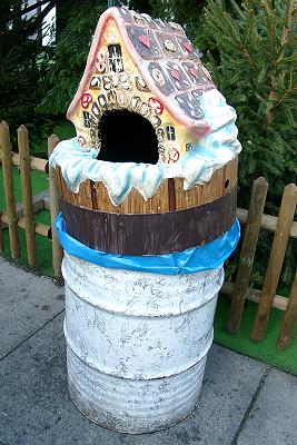 weihnachlicher Mülleimer für alle Sorgen